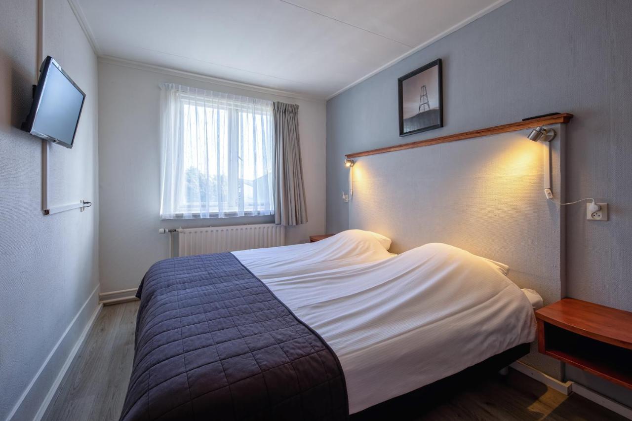 B&B Hotel Rebecca De Waal Екстериор снимка