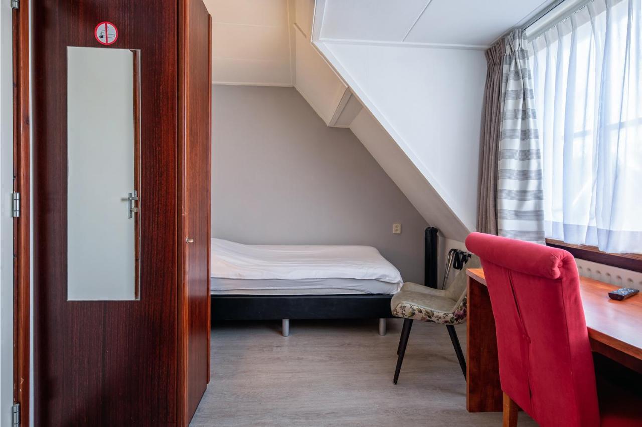B&B Hotel Rebecca De Waal Екстериор снимка