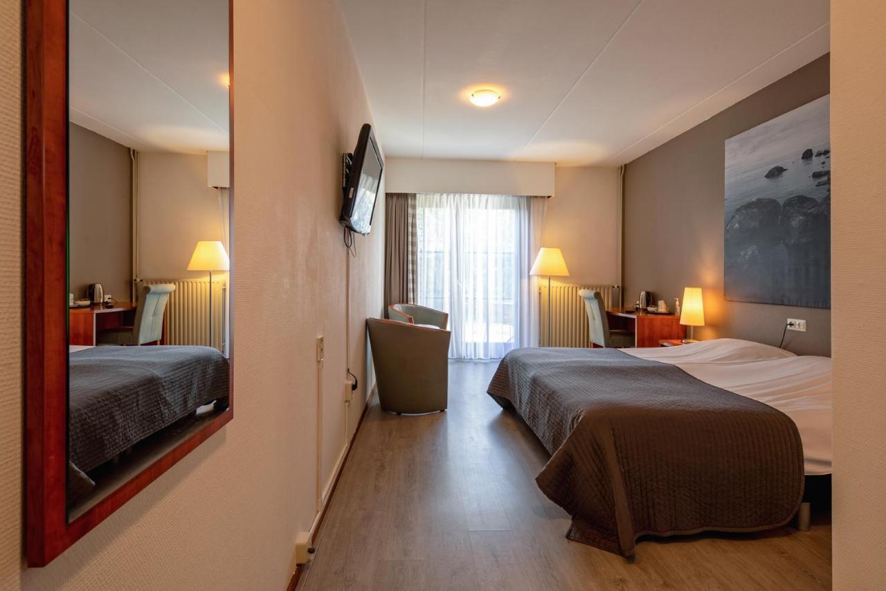 B&B Hotel Rebecca De Waal Екстериор снимка