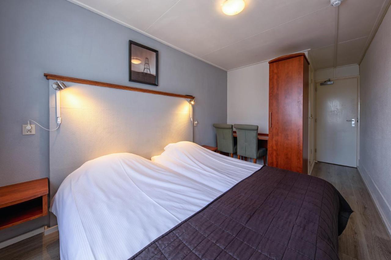 B&B Hotel Rebecca De Waal Екстериор снимка