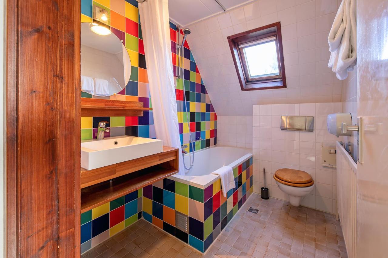 B&B Hotel Rebecca De Waal Екстериор снимка