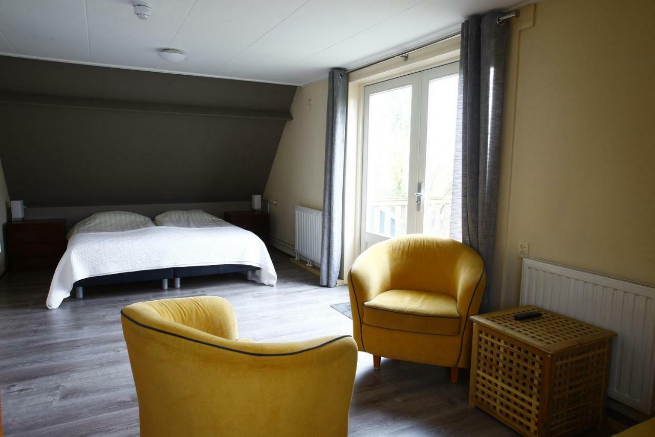 B&B Hotel Rebecca De Waal Екстериор снимка