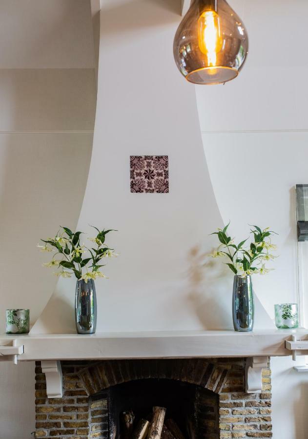 B&B Hotel Rebecca De Waal Екстериор снимка