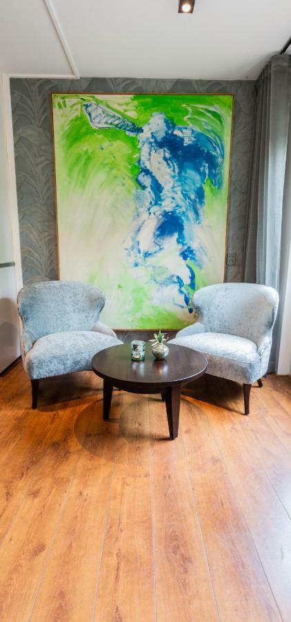 B&B Hotel Rebecca De Waal Екстериор снимка